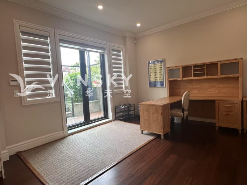 250513211514_Living room 2.jpg